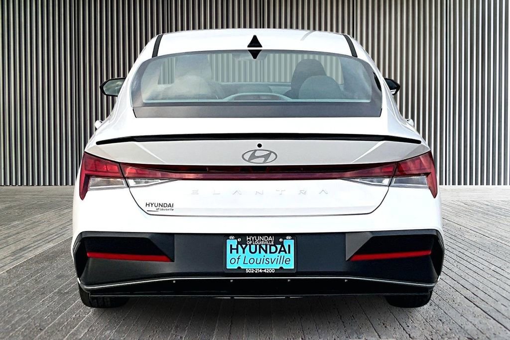 New 2026 Hyundai Elantra SEL Sport image 4