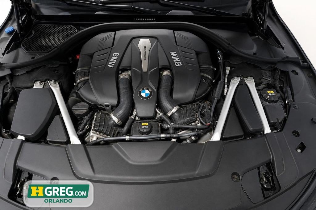 Used 2019 BMW 750i xDrive w/ M Sport Package AWD/4WD image 17