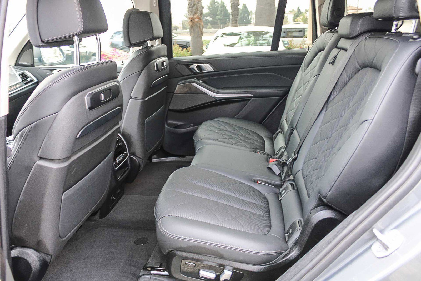 Used 2023 BMW X7 xDrive40i w/ Premium Package image 18