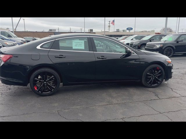Used 2023 Chevrolet Malibu LT w/ Redline Edition image 9