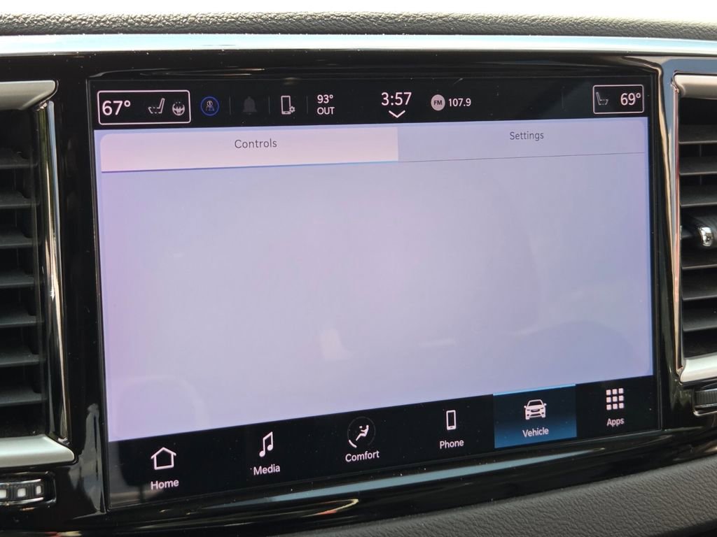 Used 2024 Chrysler Pacifica Touring-L FWD image 22