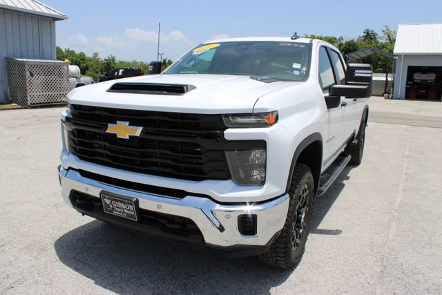 Used 2025 Chevrolet Silverado 2500 W/T w/ WT/CX Safety Package AWD/4WD image 3