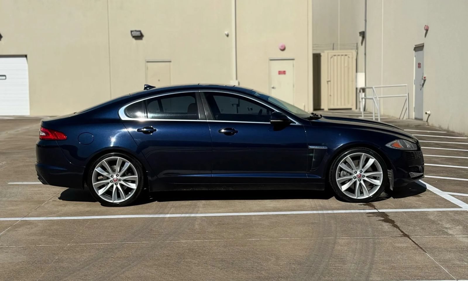 Used 2015 Jaguar XF Portfolio AWD/4WD image 10