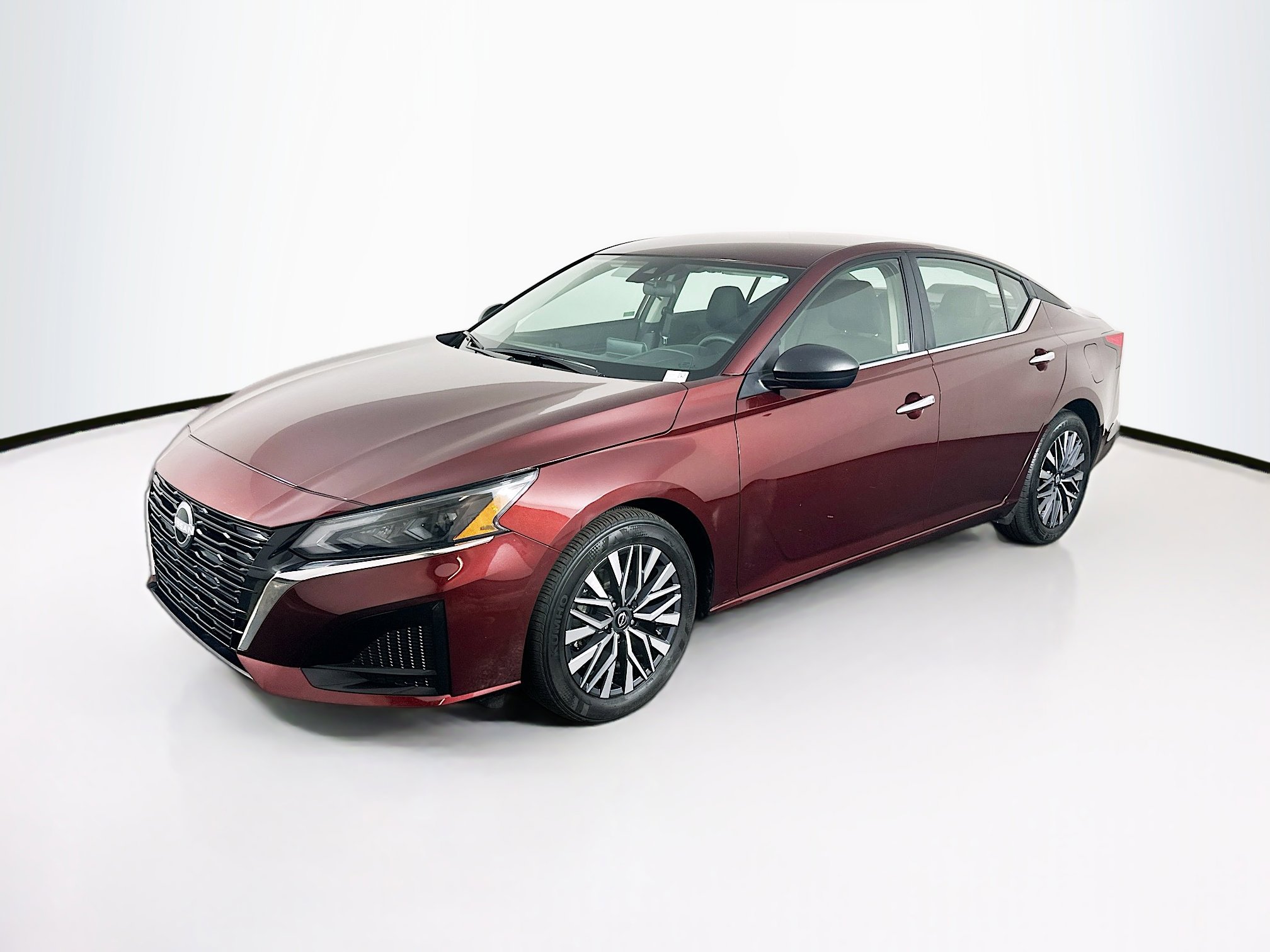 Used 2025 Nissan Altima 2.5 SV image 3