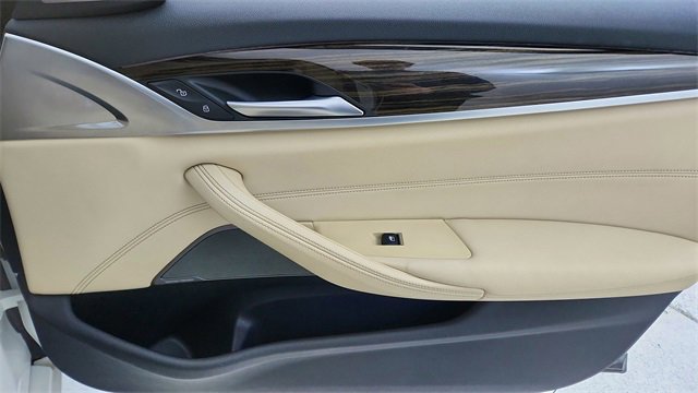 Used 2021 BMW 530i w/ Premium Package image 23