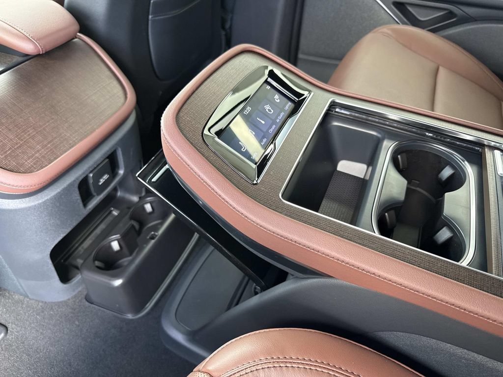 New 2026 Lincoln Navigator L Reserve AWD/4WD image 17