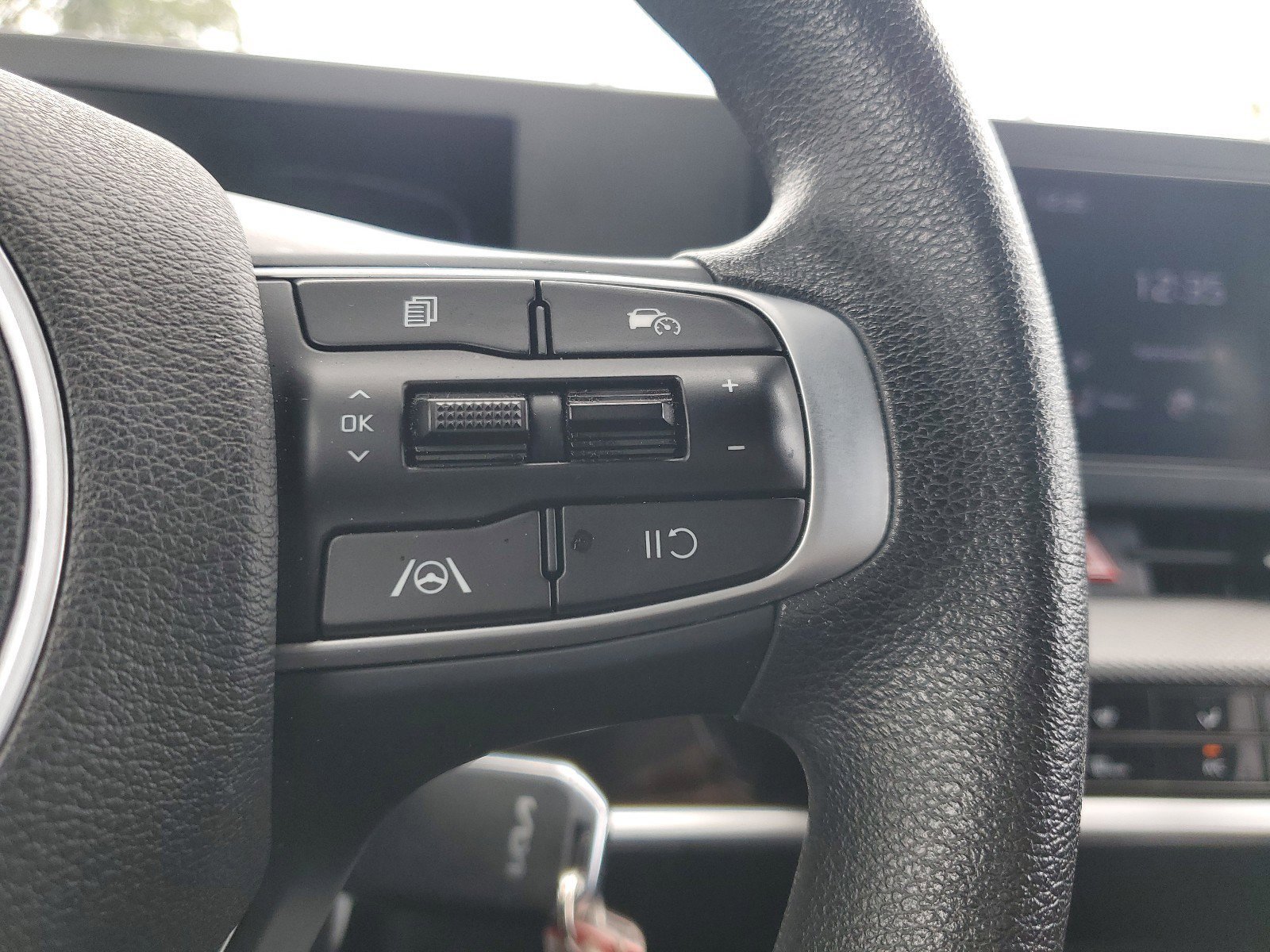 Used 2023 Kia Sportage LX image 19