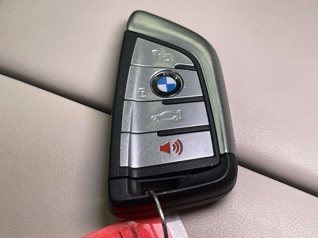 Used 2021 BMW X5 M50i w/ Parking Assistance Package AWD/4WD image 41