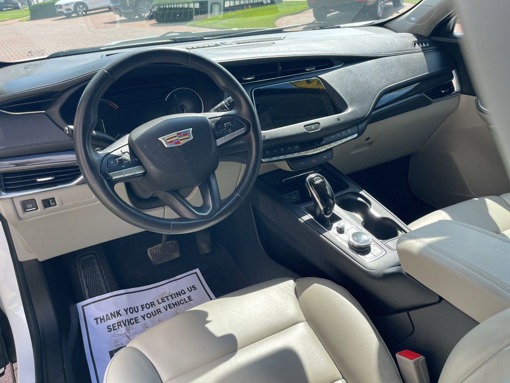 Used 2020 Cadillac XT4 Premium Luxury w/ Driver Awareness Package AWD/4WD image 17