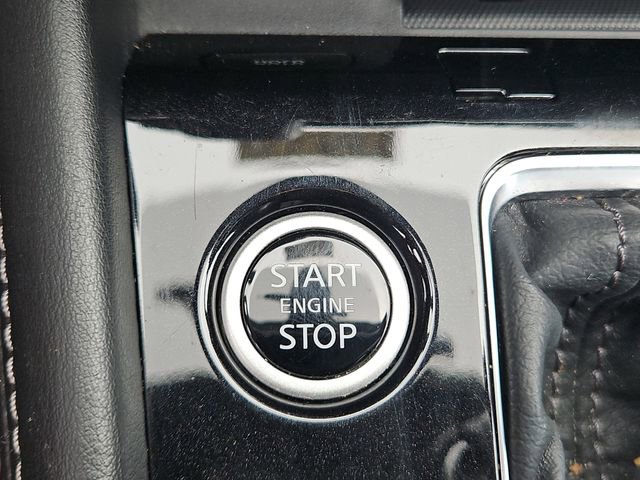 Certified 2024 Nissan Kicks SR w/ SR Premium Package FWD image 34