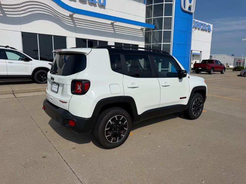 Used 2023 Jeep Renegade Trailhawk AWD/4WD image 2