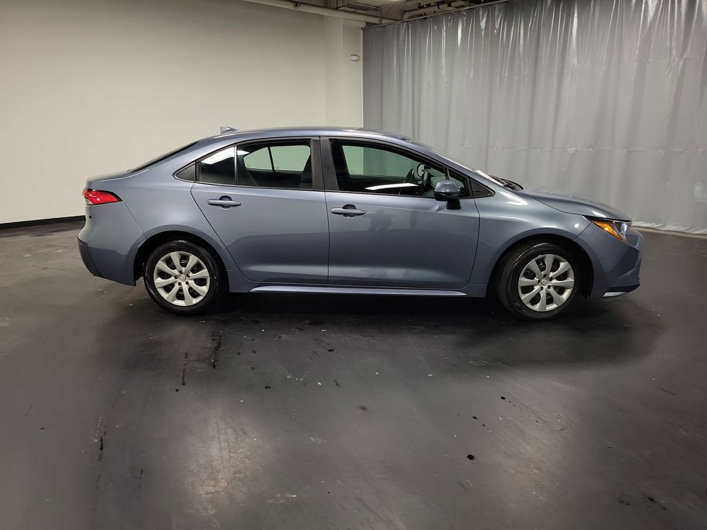 Used 2025 Toyota Corolla LE image 9