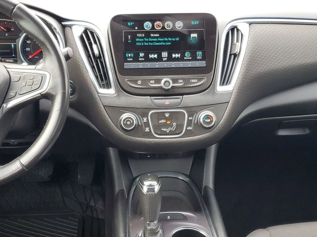 Used 2018 Chevrolet Malibu LT image 28