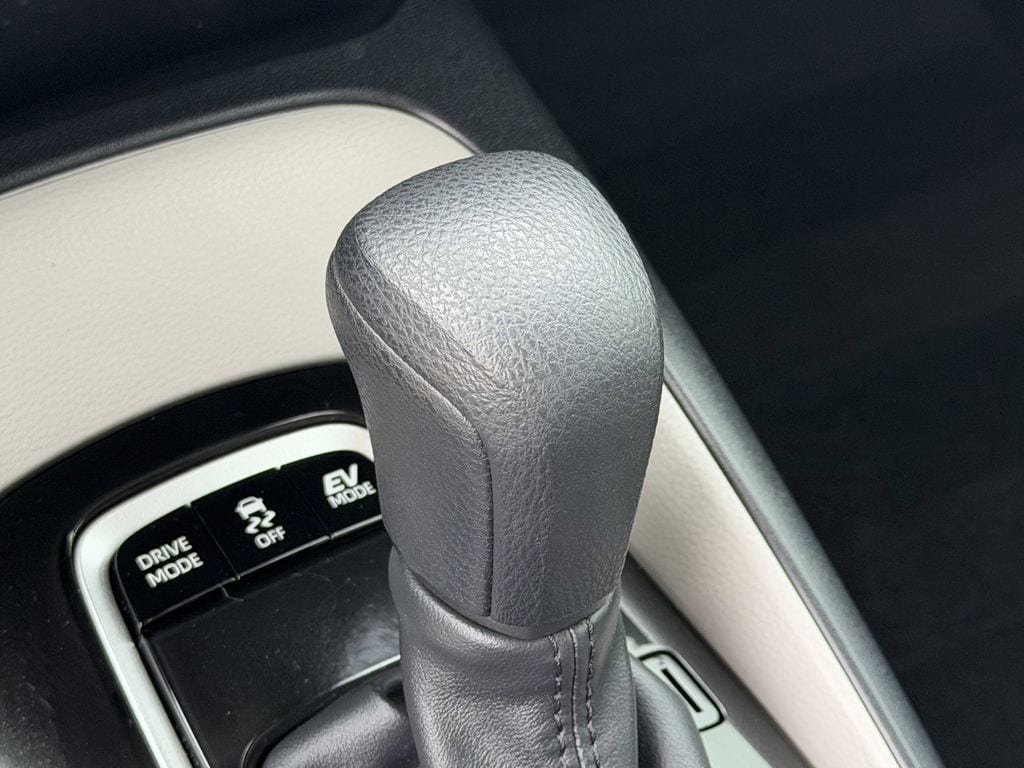 Used 2024 Toyota Corolla LE FWD image 21