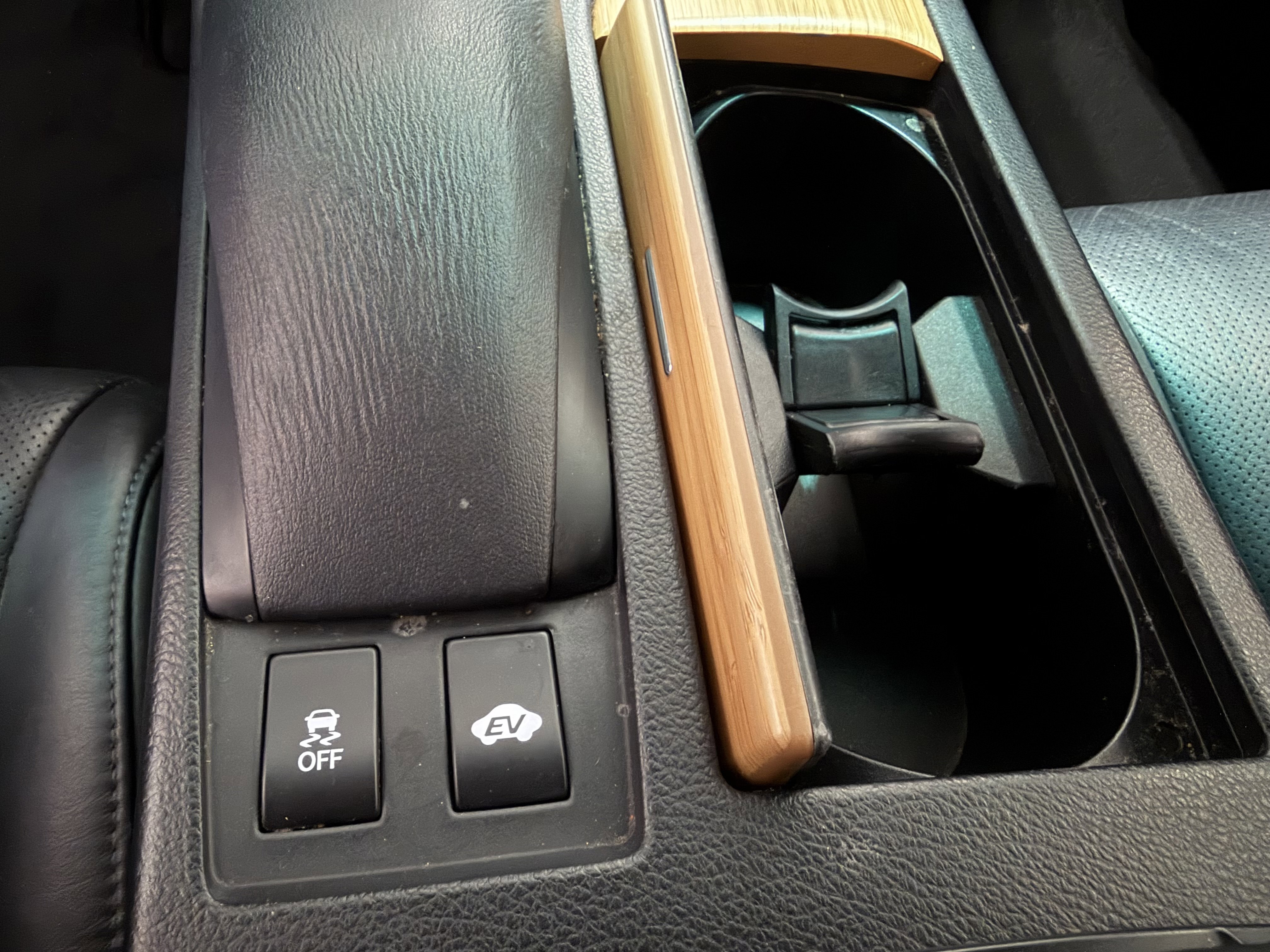 Used 2015 Lexus RX 450h FWD image 22