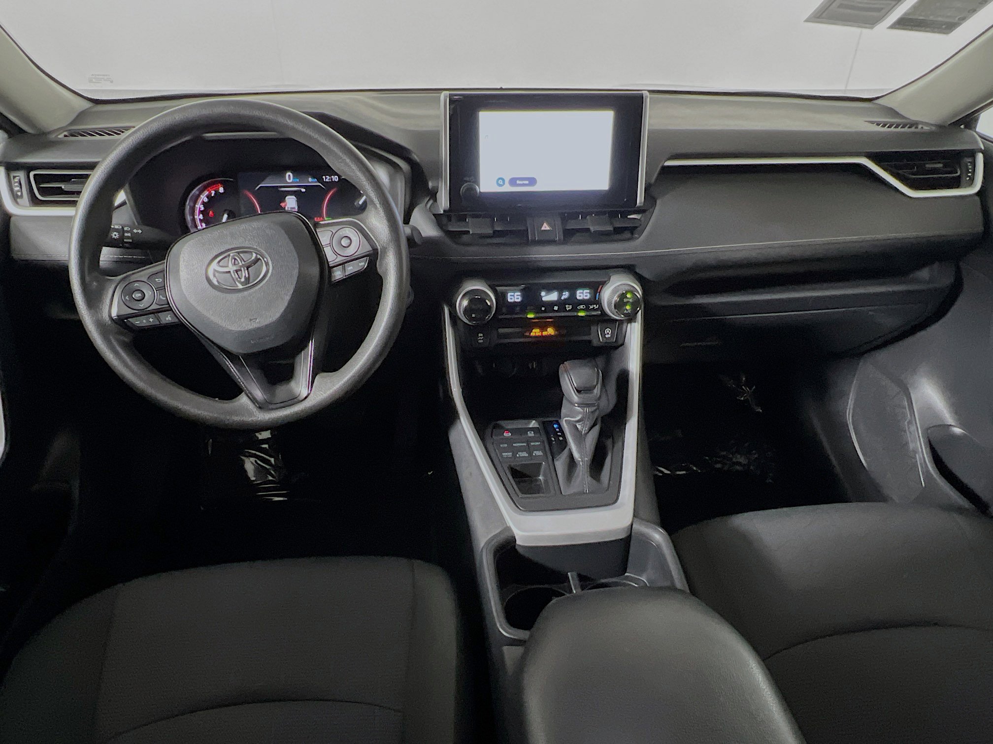 Used 2025 Toyota RAV4 XLE image 30