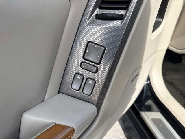 Used 2006 Cadillac XLR image 8