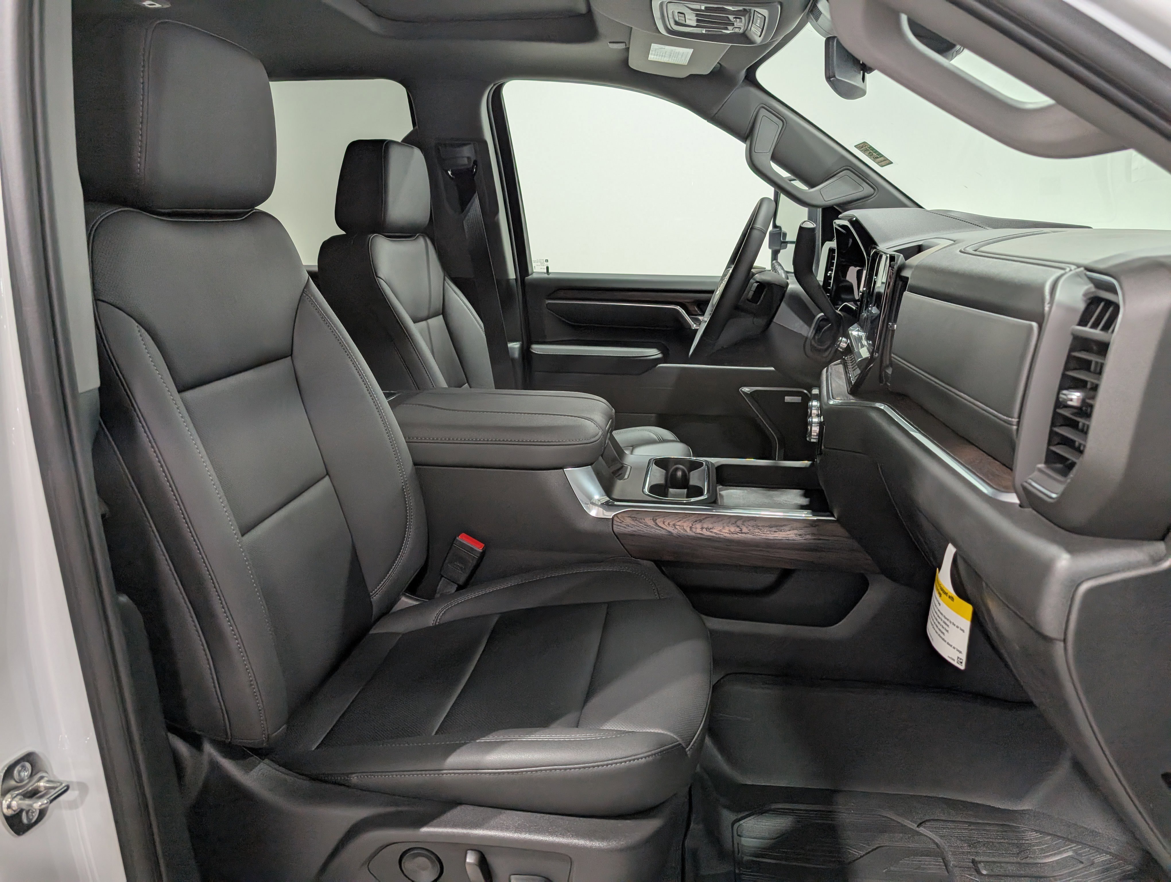 Used 2025 GMC Sierra 3500 SLT w/ SLT Premium Package image 21