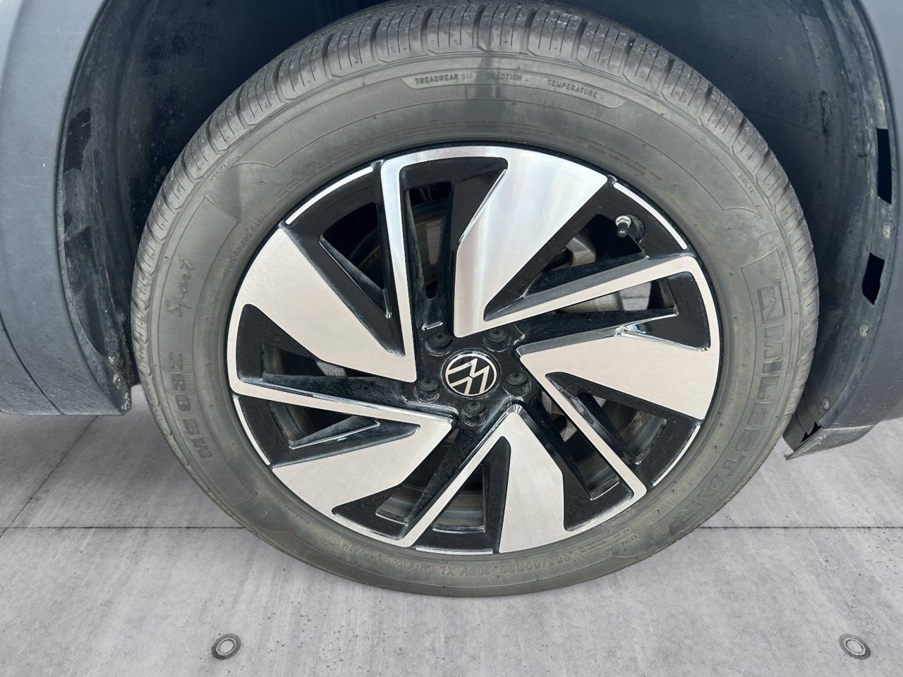 Used 2025 Volkswagen Atlas SE AWD/4WD image 9