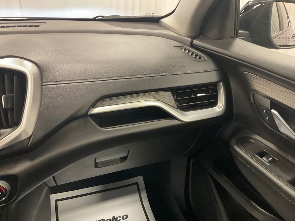 Used 2024 GMC Terrain SLE image 25