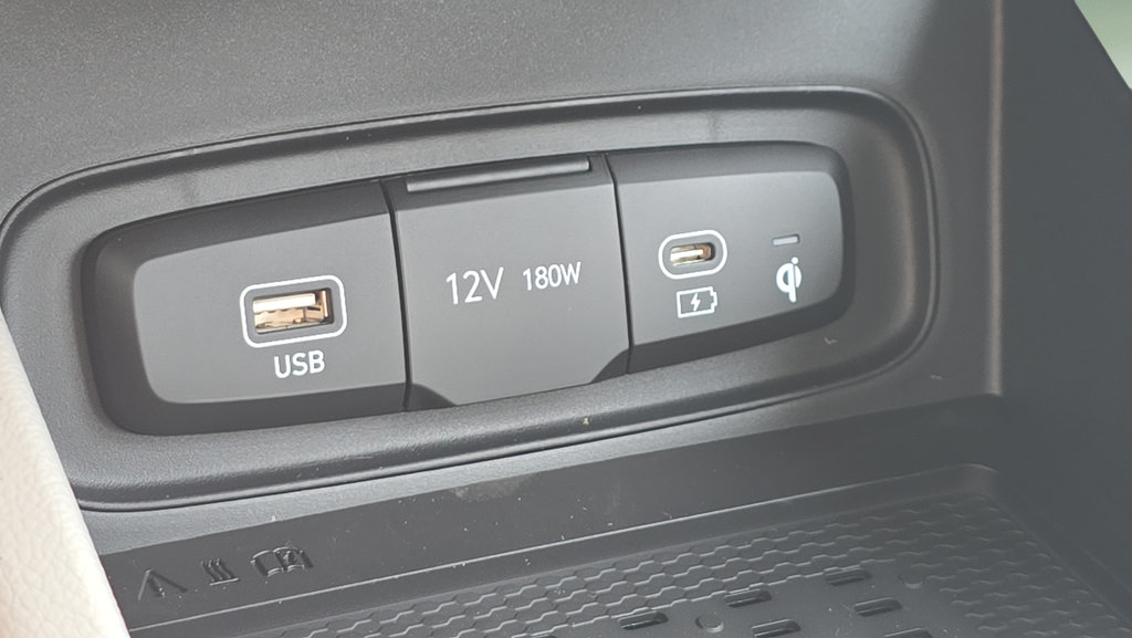 New 2026 Hyundai Venue SEL FWD image 29