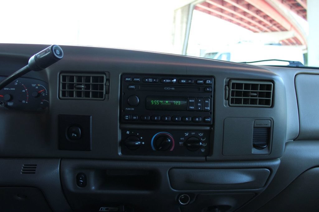 Used 2003 Ford F350 Lariat RWD image 10