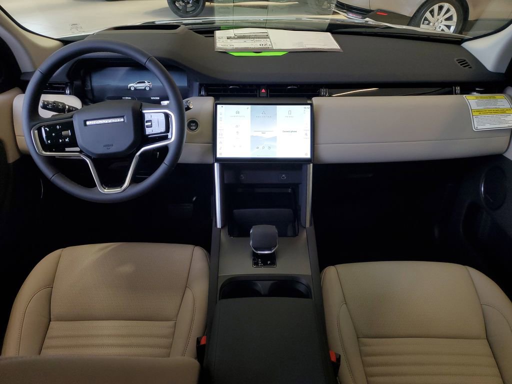 Used 2025 Land Rover Discovery Sport S image 28