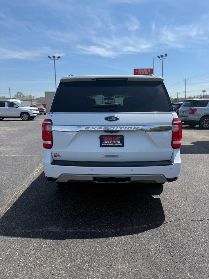 Used 2019 Ford Expedition XLT w/ Equipment Group 201A AWD/4WD image 3