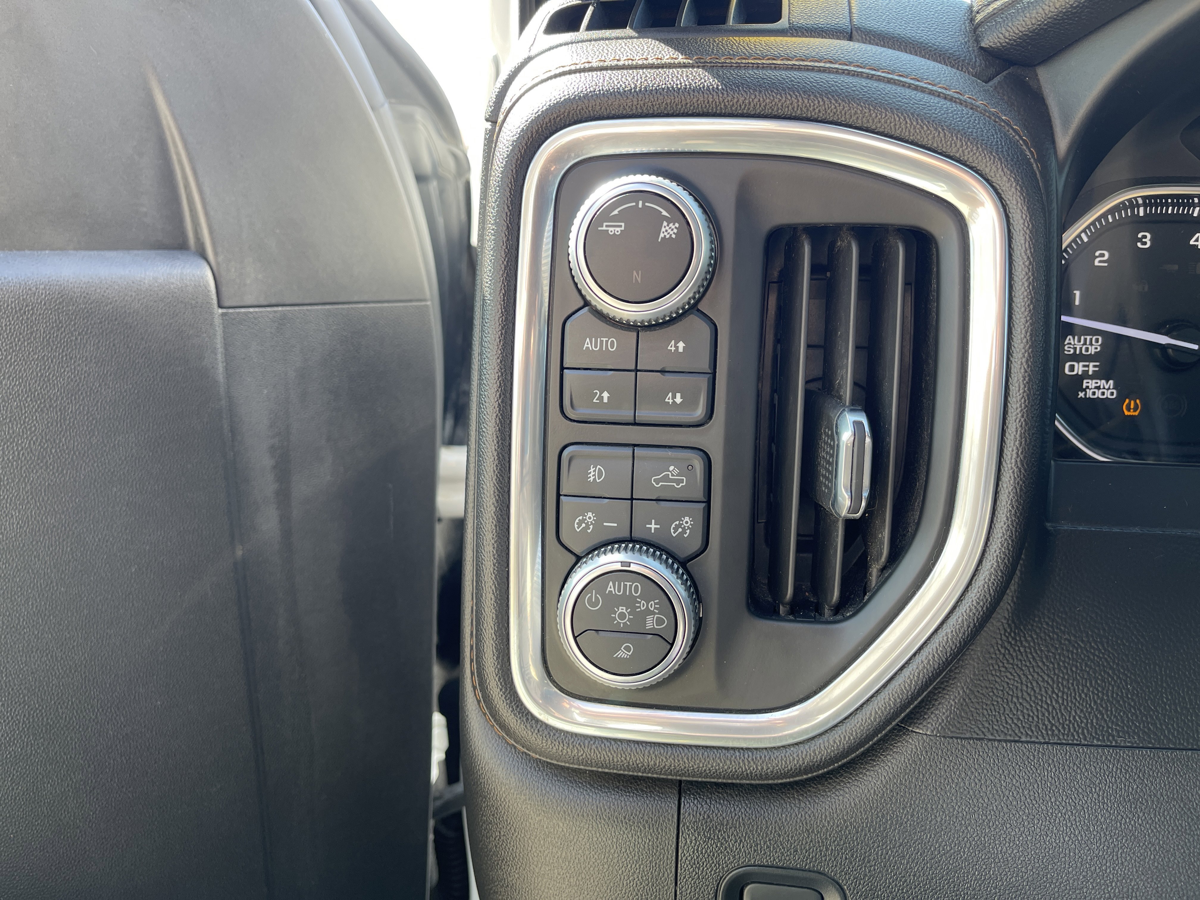 Used 2019 GMC Sierra 1500 AT4 w/ AT4 Premium Package AWD/4WD image 27