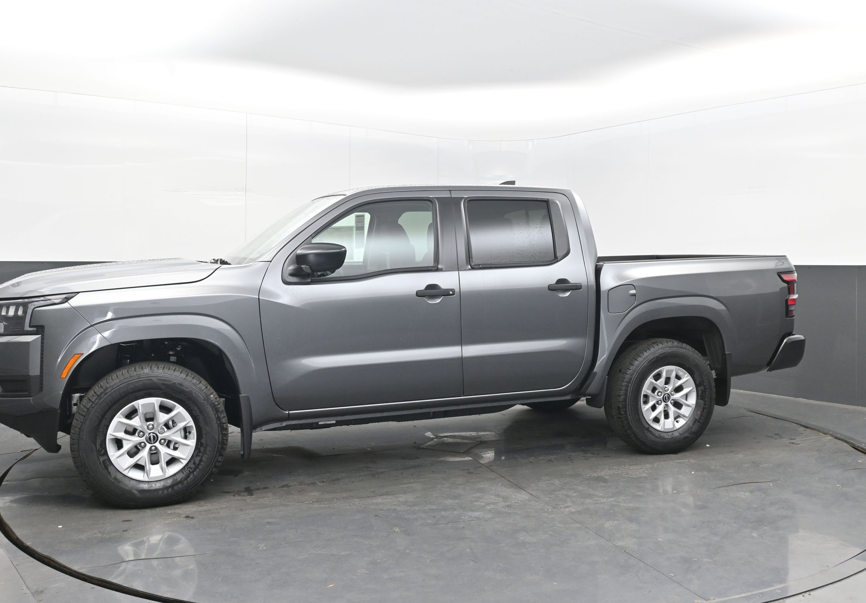New 2026 Nissan Frontier S image 4