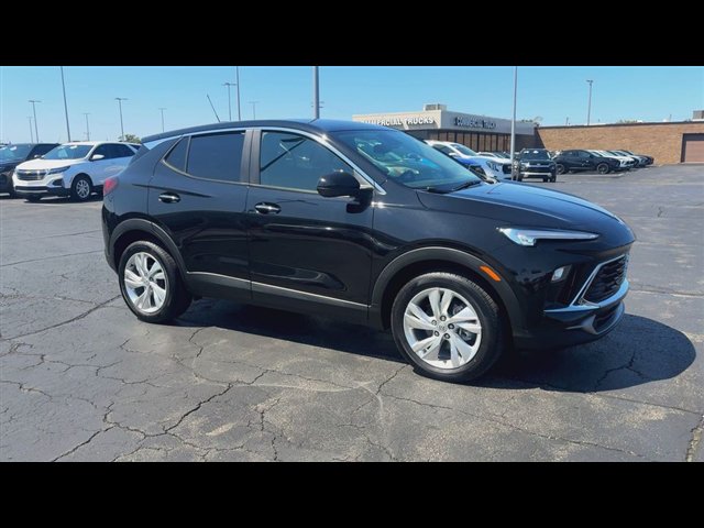 Used 2025 Buick Encore GX Preferred FWD image 2