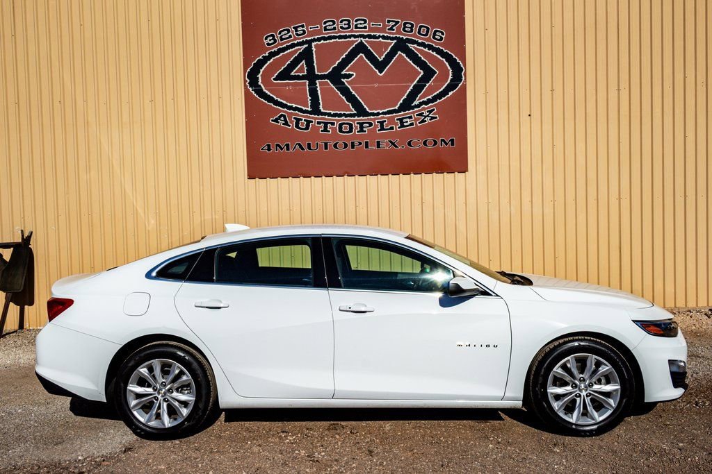 Used 2024 Chevrolet Malibu LT image 2