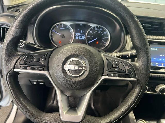 Used 2022 Nissan Kicks S image 9