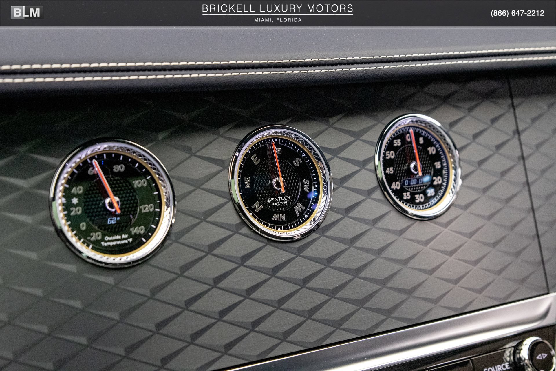 Used 2024 Bentley Flying Spur V8 AWD/4WD image 25