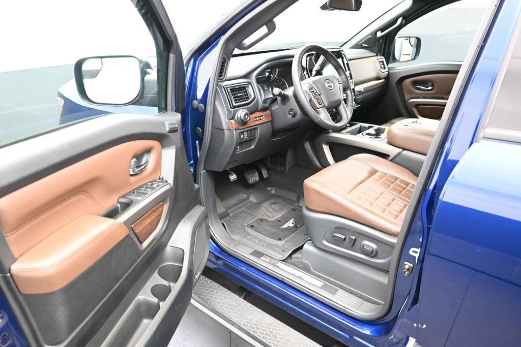 Used 2024 Nissan Titan Platinum Reserve w/ Moonroof Package AWD/4WD image 21