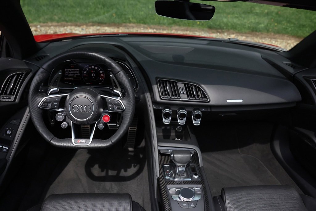 Used 2018 Audi R8 V10 plus w/ Full Leather Package image 4