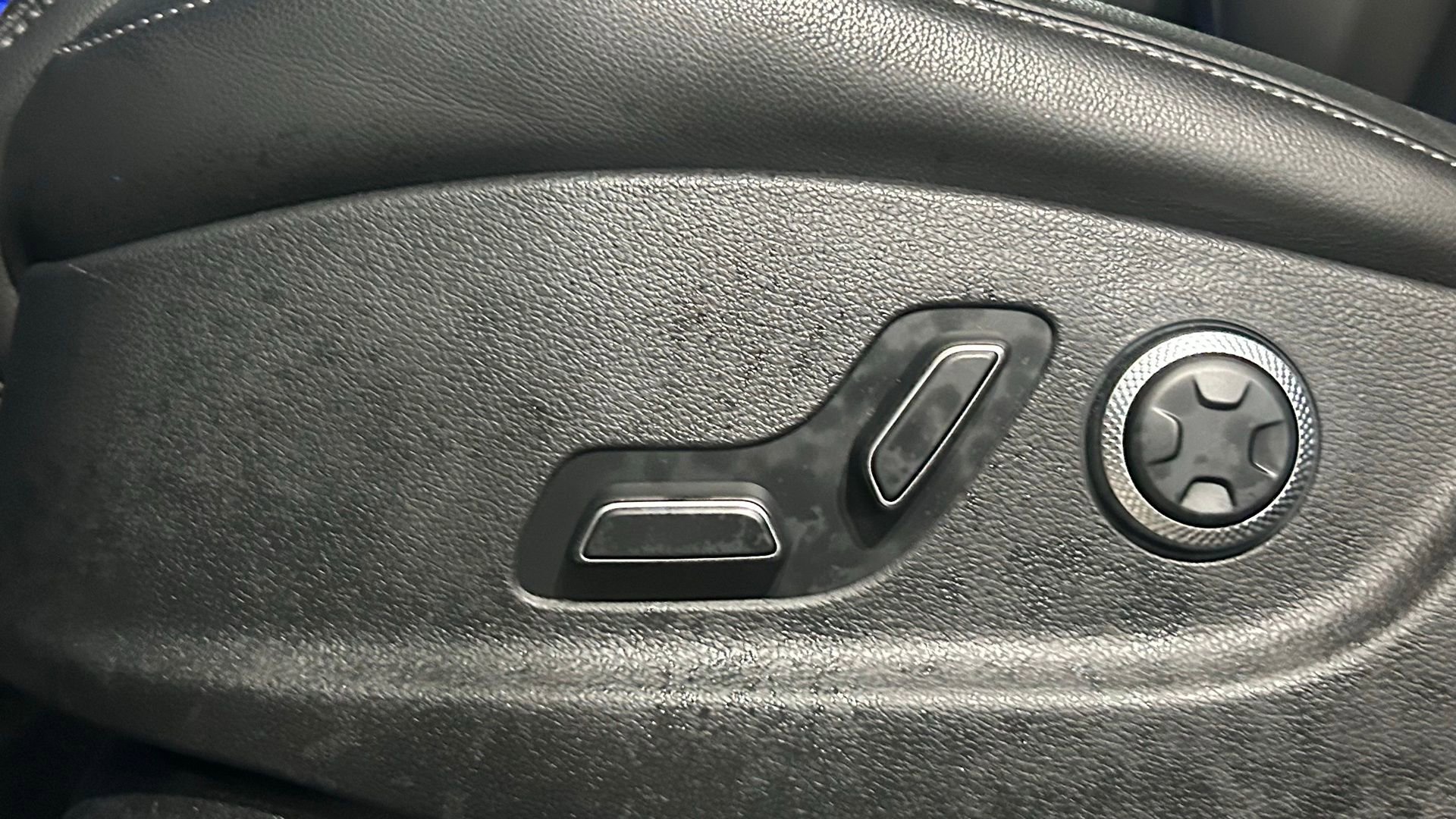 Used 2025 Genesis GV80 2.5T Standard image 40