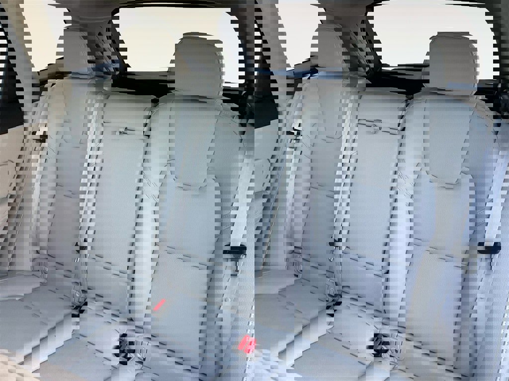 Certified 2023 Volvo XC60 B5 Plus w/ Protection Package Premier image 10