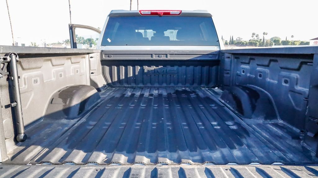 Used 2025 GMC Sierra 2500 AT4 image 30