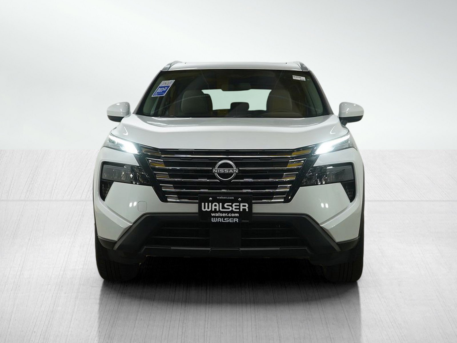 Used 2025 Nissan Rogue SV w/ SV Premium Package image 8