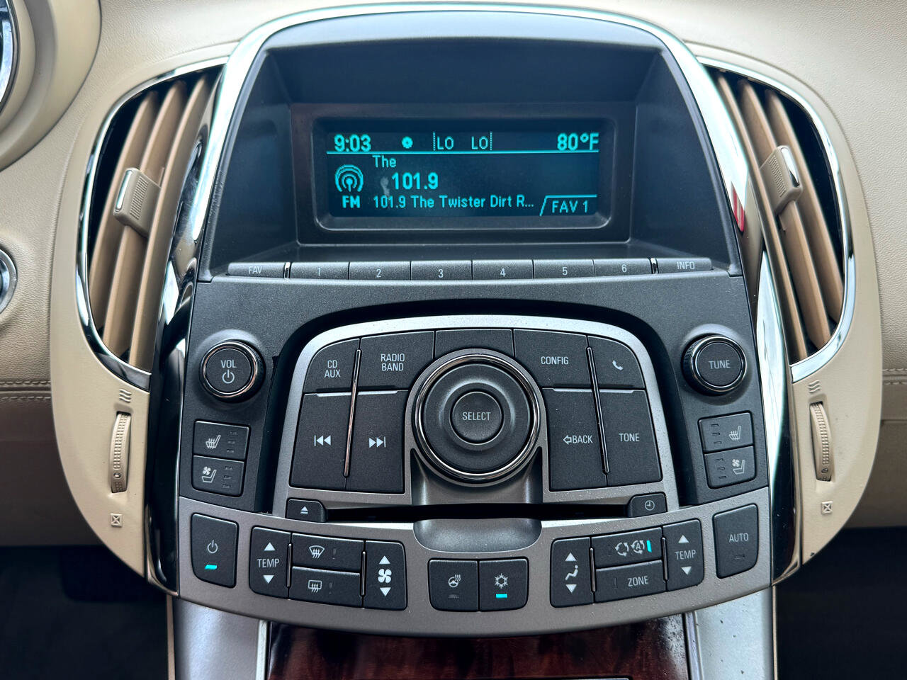 Used 2011 Buick LaCrosse CXL w/ Driver Confidence Package image 25