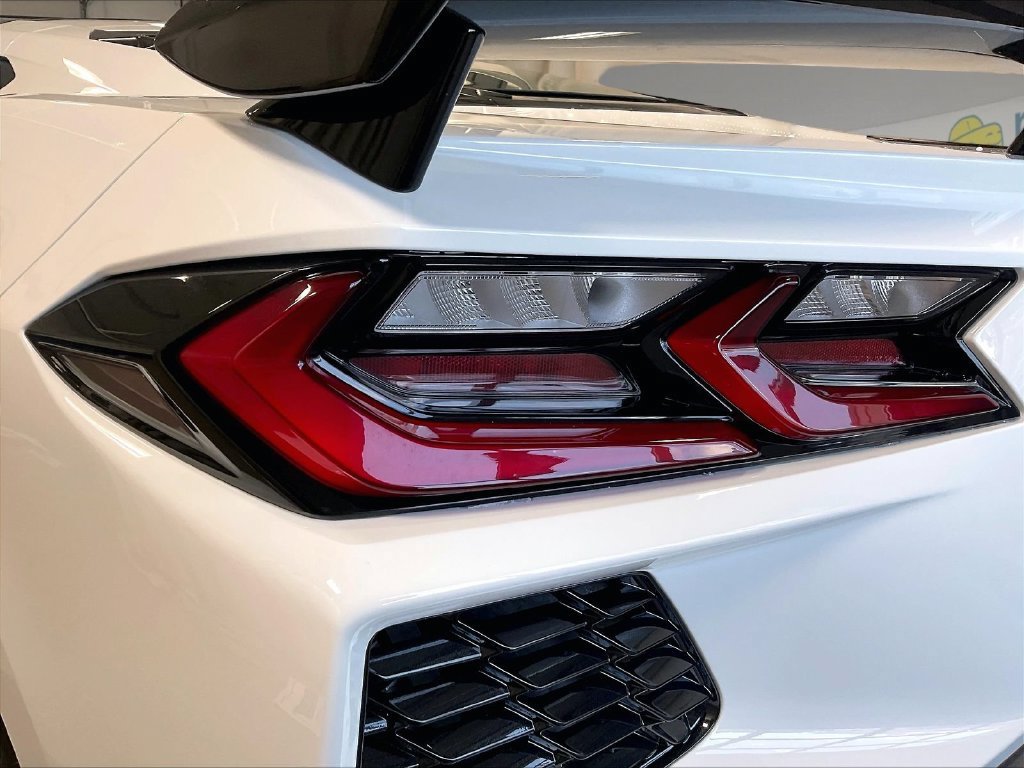 Used 2025 Chevrolet Corvette Stingray Premium Cpe w/ Z51 Performance Package RWD image 34