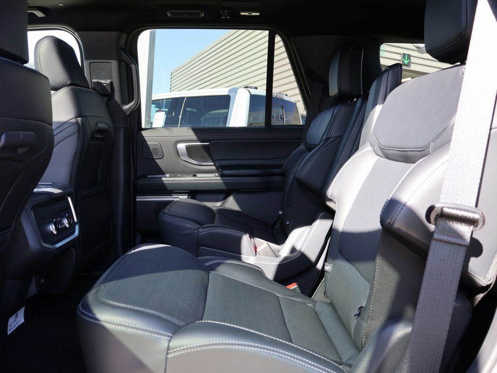 New 2025 Ford Expedition Platinum w/ Stealth Performance Package image 19