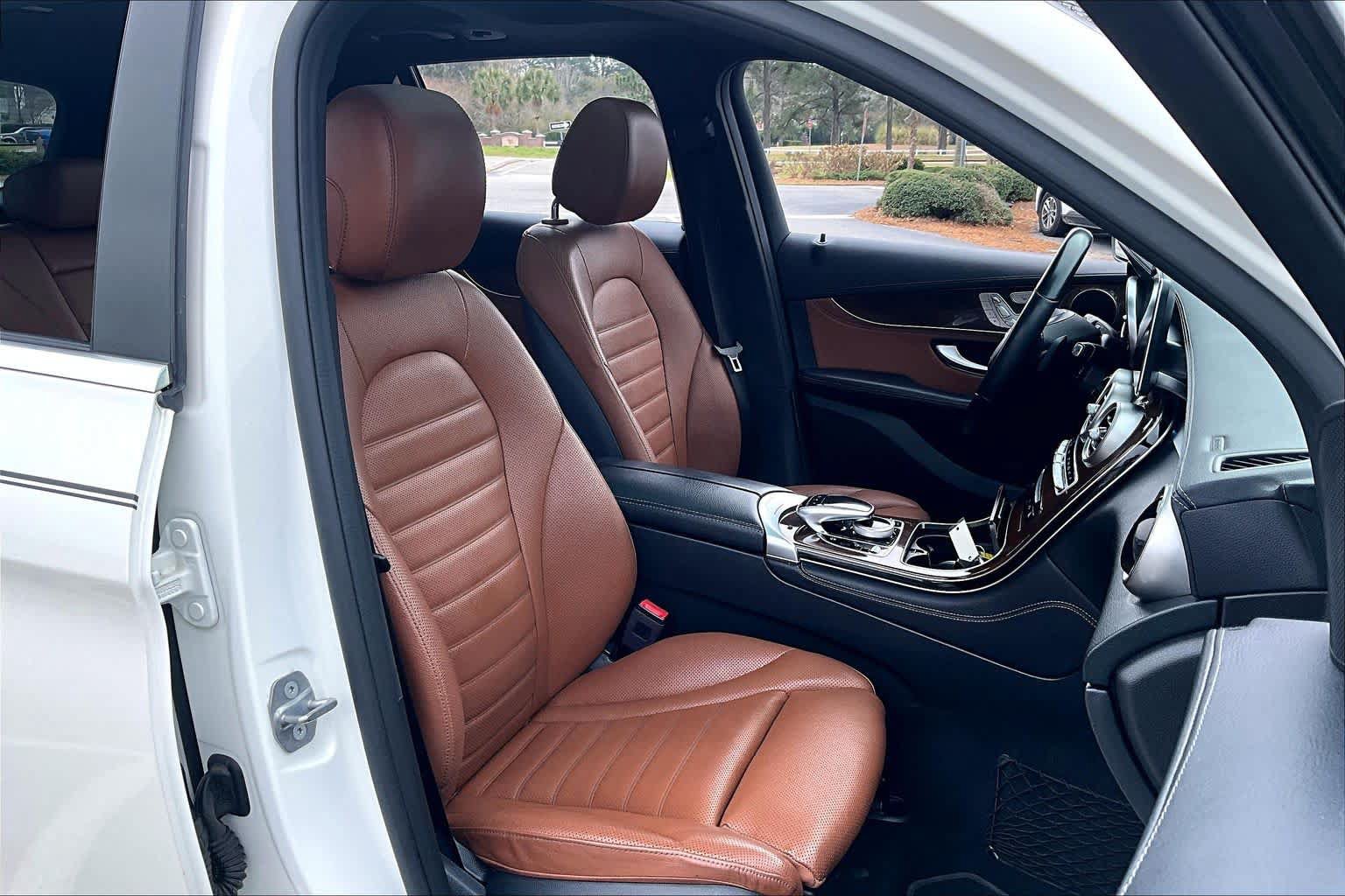 Used 2019 Mercedes-Benz GLC 300 4MATIC image 9
