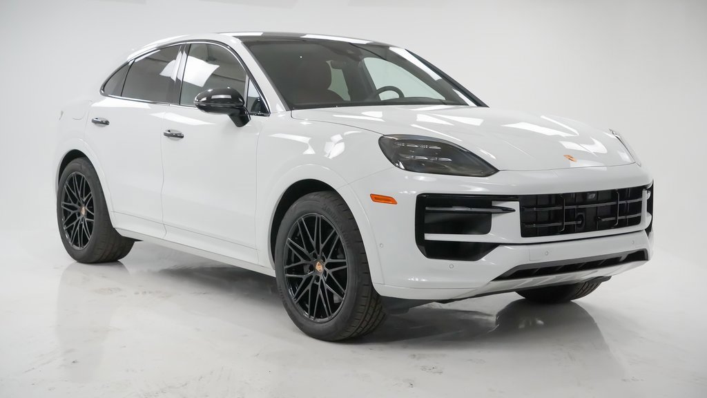 New 2025 Porsche Cayenne Coupe image 8