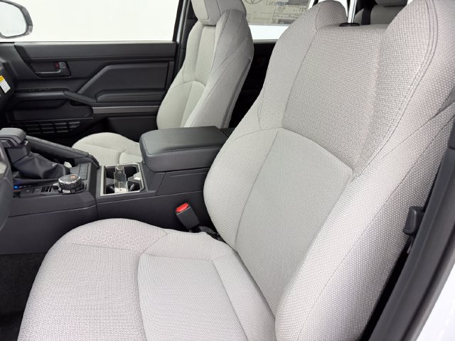 New 2026 Toyota 4Runner SR5 AWD/4WD image 25