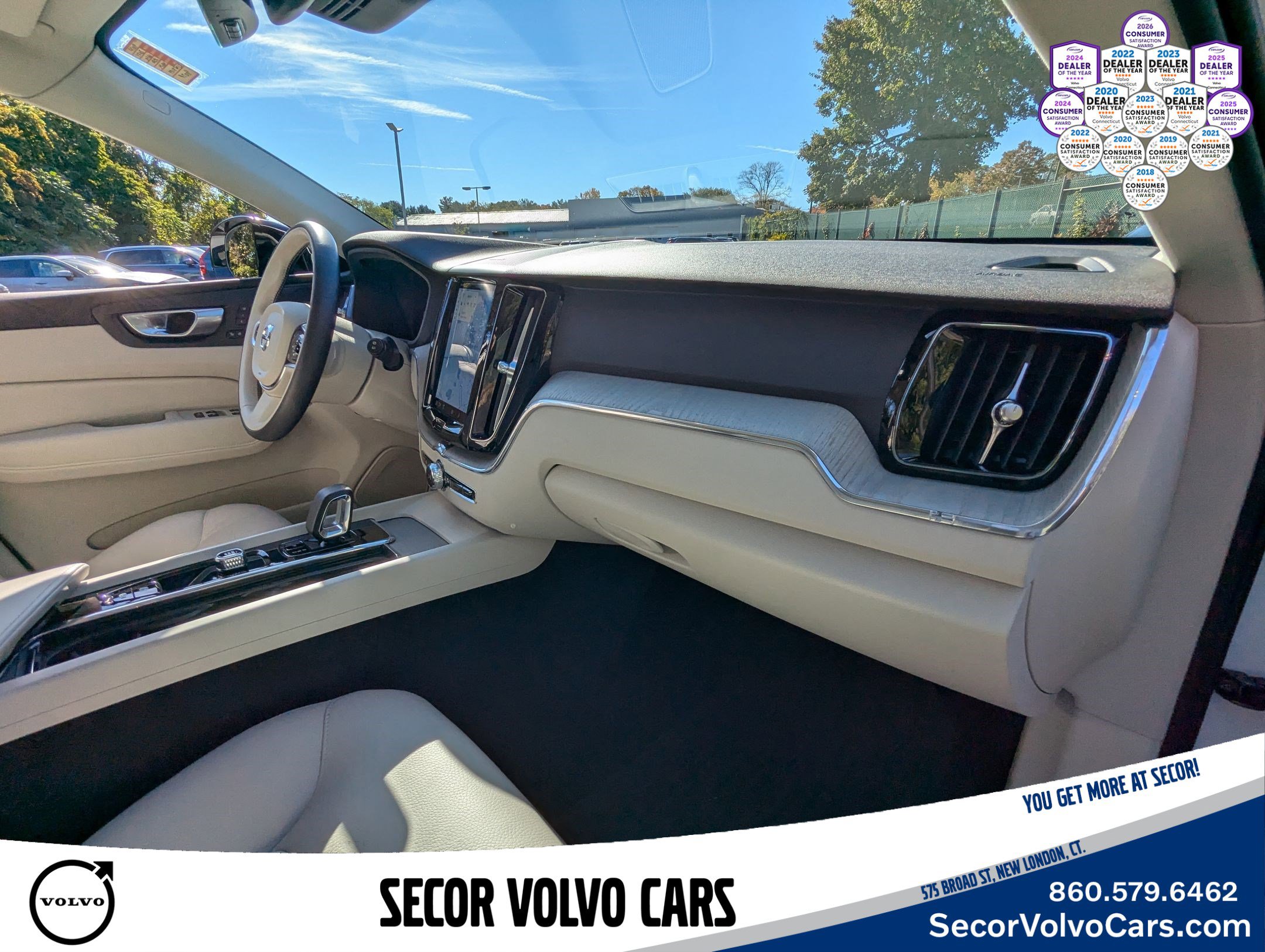 Certified 2024 Volvo XC60 T8 Plus w/ Protection Package Premier image 23