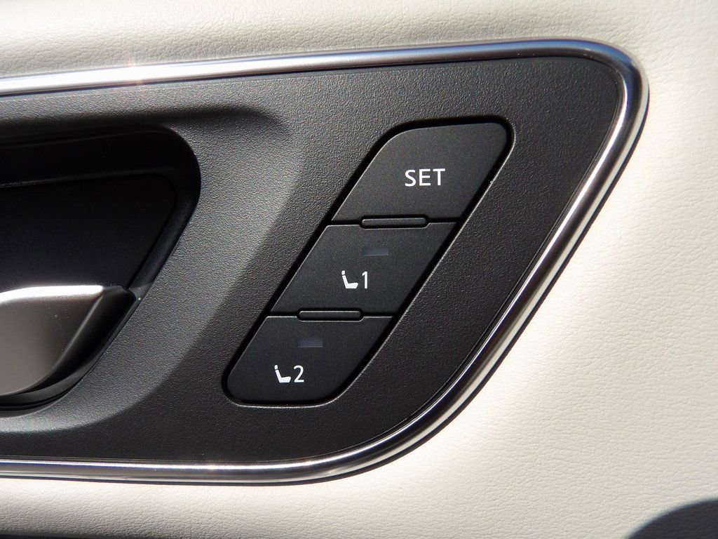 Used 2021 Nissan Rogue SL w/ Premium Package image 12