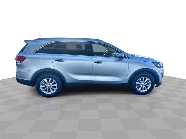 Used 2017 Kia Sorento LX image 9