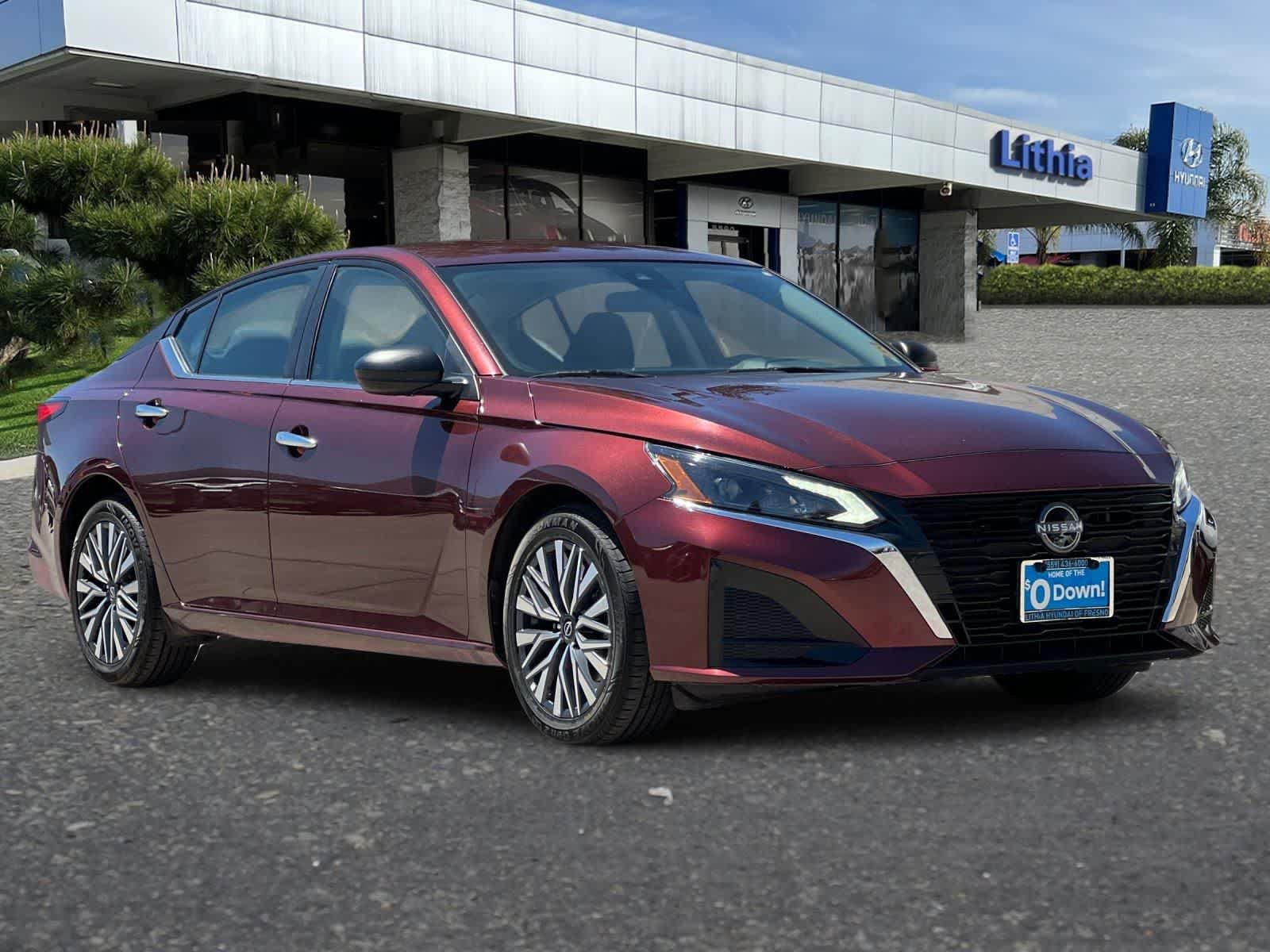 Used 2025 Nissan Altima 2.5 SV FWD image 10